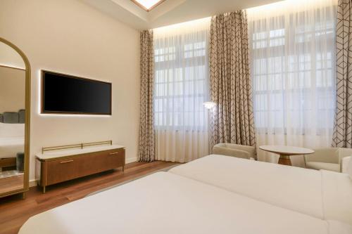 Centenari Deluxe Twin Room image 2