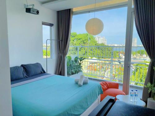 Corgi House Danang - Steps from Dragon Bridge