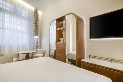Centenari Deluxe King Room image 4