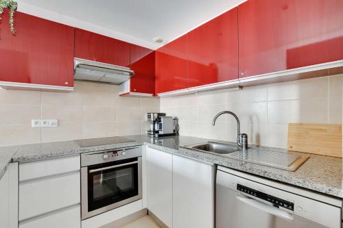 Elegant Apt - 1BDR 4P - Marais Place des Vosges - image 9