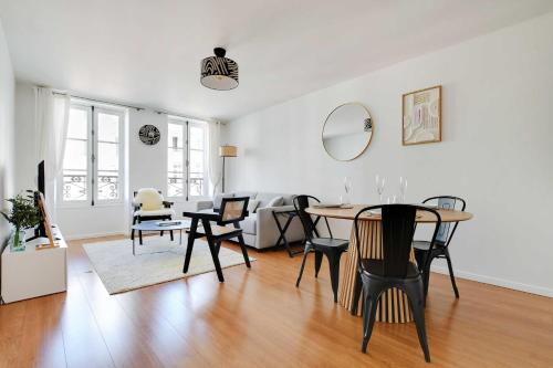 Elegant Apt - 1BDR 4P - Marais Place des Vosges - image 2