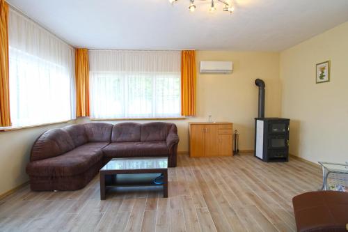 One-Bedroom Apartment image 10