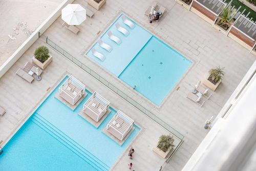 Cozy Apartment Gym Pool High 17th Floor JVC Gateway to Dubai, Dubai (Foto 5)