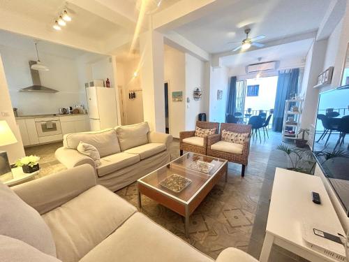 Acogedor apt 8pax 4Bdr 2Bth - CozyHomeSevilla1, Seville (photo 8)