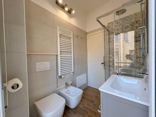 Standard Double Room image 2
