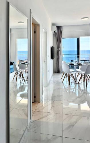 FATHOM Sea View Apartment - image 2