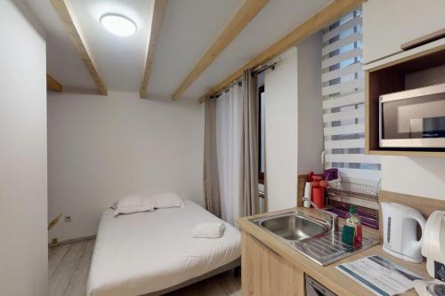 Le Veyrier - Small studio for 2 people in the heart of the old town 3