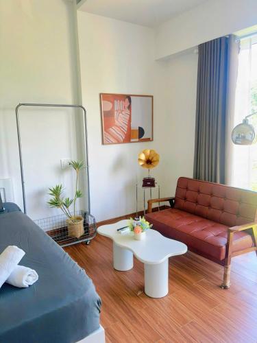 Corgi House Danang - Steps from Dragon Bridge - image 3
