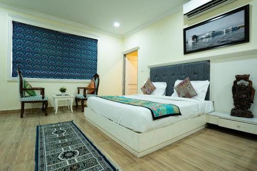 room detail thumbnail 1
