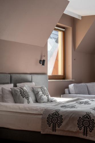 Standard Double Room image 10