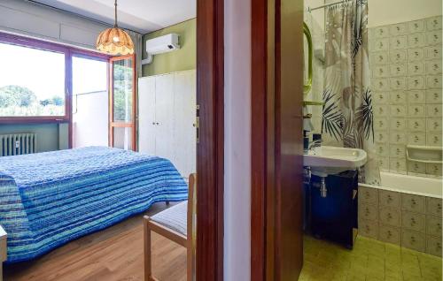 One-Bedroom Apartment image 2