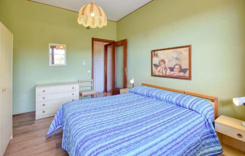 One-Bedroom Apartment image 3