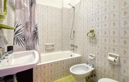 One-Bedroom Apartment image 1