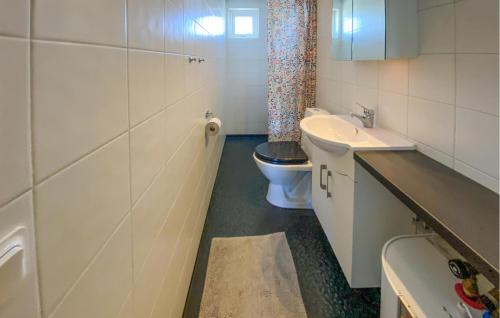 卫浴间, 2 Bedroom Lovely Home In Köpingsvik (2 Bedroom Lovely Home In Kopingsvik) in 科平维克