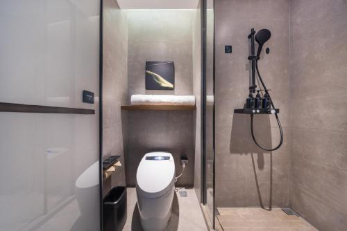 Superior Twin Room image 10