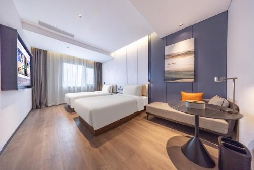 room detail thumbnail 1