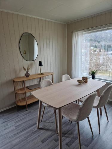 House with terrace and a big garden in centrum of Lyngseidet, Lyngseidet (Foto 10)