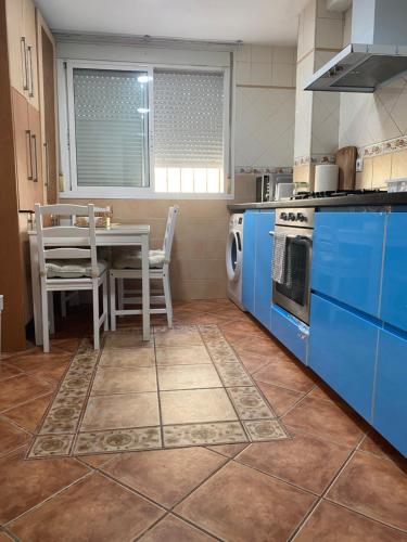 habitación o dormitorio acogedor, buena conexion, Sevilla (Foto 6)