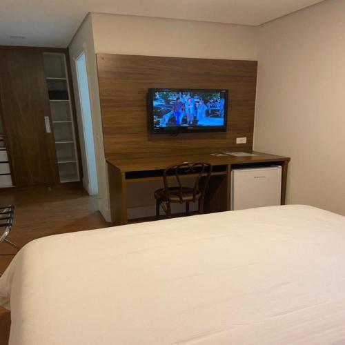 Small Double Room image 3