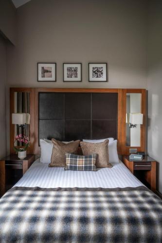 2 twin beds