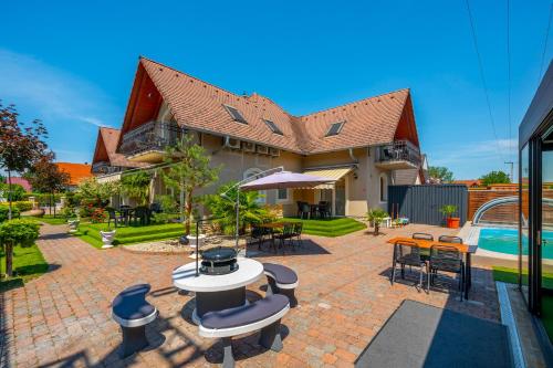 Helka Apartmanház (Helka Apartmanhaz) in Balatonlelle