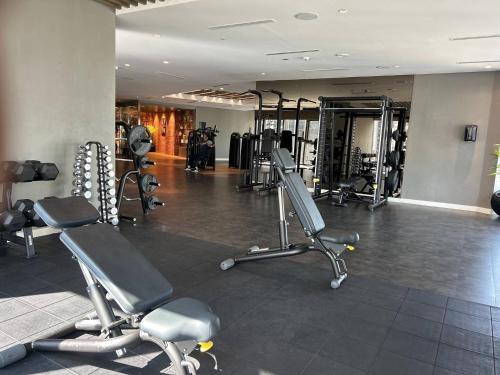 Stylish Home 15min to Dubai Mall and Rooftop Pool, Дубай (фото 10)