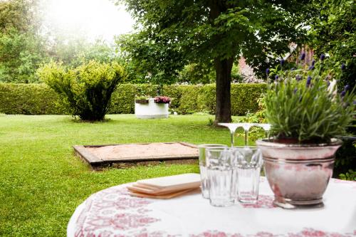 Garden, Ferienwohnungen Grimm in Nennslingen