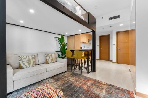 Luxe Studio Loft Type - Canal View - Fully Furnished - image 3