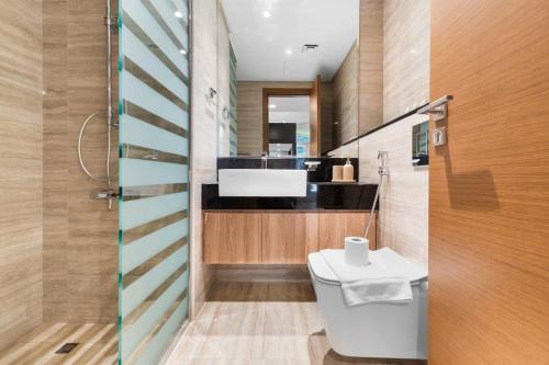 Luxe Studio Loft Type - Canal View - Fully Furnished - image 4