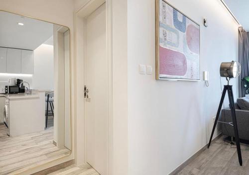 Waterfront 1BR - Canal View - Fully Furnished, Dubai