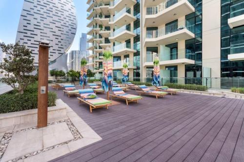 Loft-Style Studio - Canal View - Fully Furnished - Near Dubai Mall - Burj Khalifa - image 2