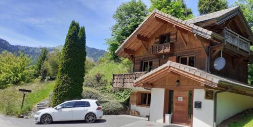 8-Person Chalet with Hot Tub in Portes du Soleil, Montriond