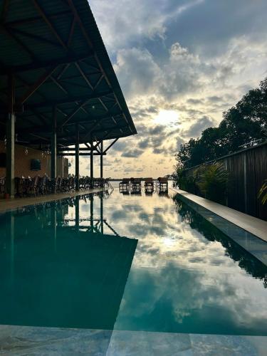 Piscina, Pergola House in Assinie-Mafia