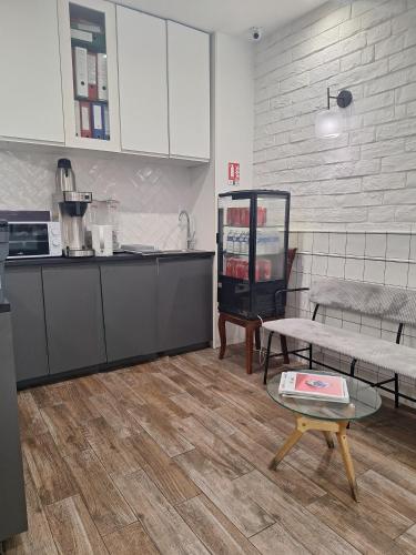 Lobby, Hipotel Paris Gambetta Republique in 20th - Menilmontant