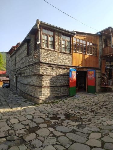 Lahic Kafe B&B in Lahich