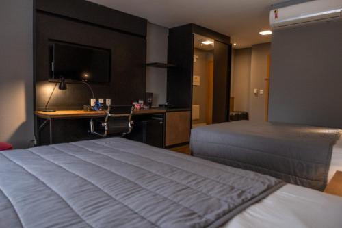 Superior Twin Room image 5