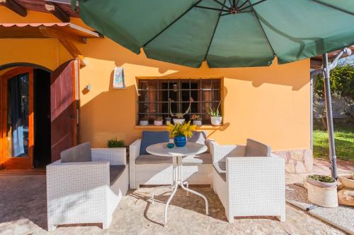  Aspromonte Yellow House in Bitonto