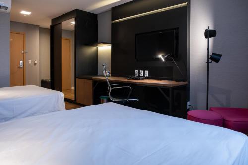 Superior Twin Room image 2