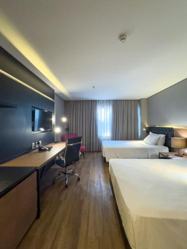Superior Twin Room image 4