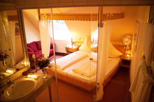 Doppelzimmer, himmelbett