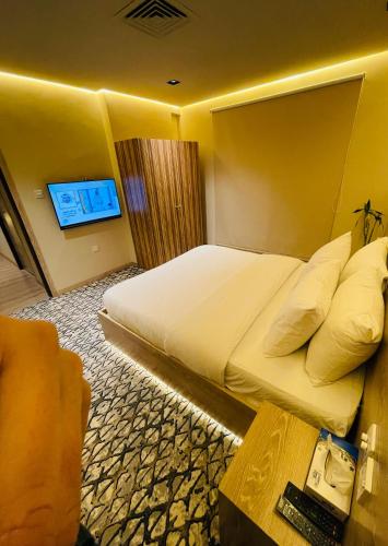 Two-Bedroom Standard Apartment image 7