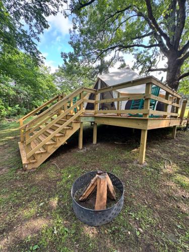 Ozark RV Park and Cabins – khách sạn tại Mountain View