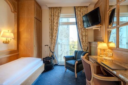 Standard Single Room image 5