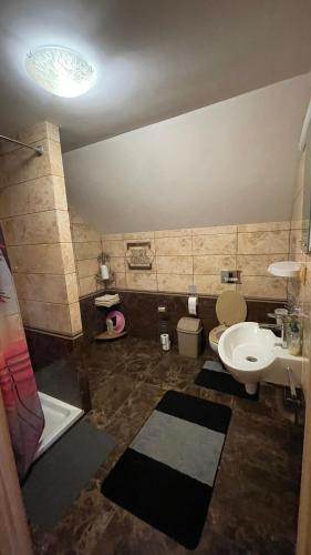 Elizabeth in Mykulychyn