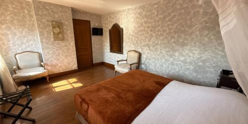 room detail thumbnail 1