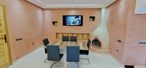 DAR MORAD VILLA AVEC PISCINE PRIVEE DANS UNE FERMe in Ait Ourir