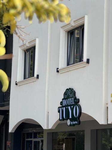 Hotel Tuyo, Tirana