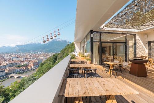 The Babel Community Hôtel - Grenoble Bastille (The Babel Community Hotel - Grenoble Bastille) in 市中心區