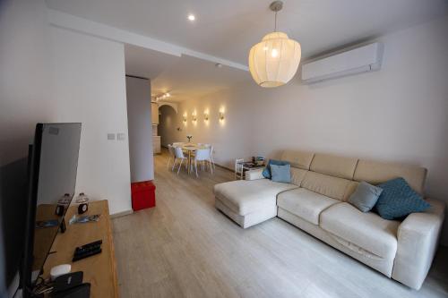GuestHost - Sliema Breeze & Patio Comfort, Sliema (zdjęcie 5)