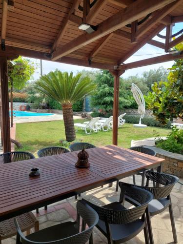 Restoran, The Cocoon and olives Hut in Koropi